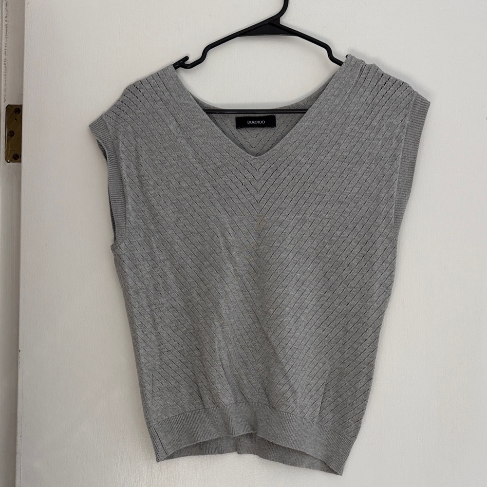 Gray V-Neck Sleeveless Top